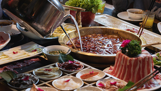 免费下载         收藏成功 vrf高清图片 火锅美食青年