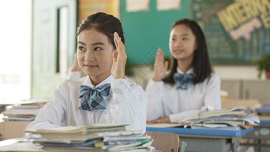 青少年课堂举手知识高清图片素材