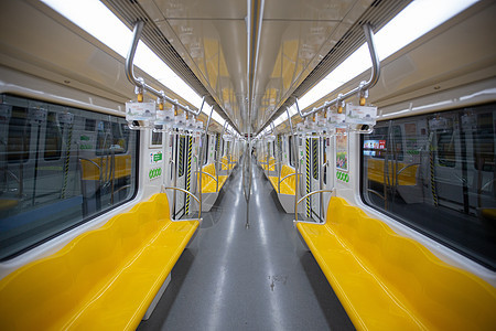 地铁车厢内部图片