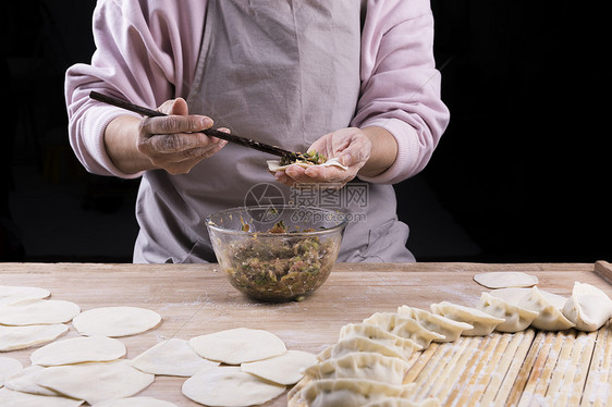 包饺子图片