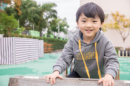 幼儿园儿童课间玩耍图片