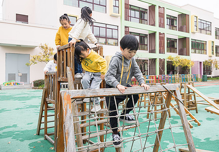 幼儿园户外儿童素质拓展图片