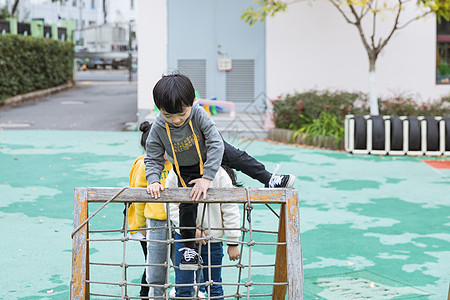 幼儿园户外儿童素质拓展图片