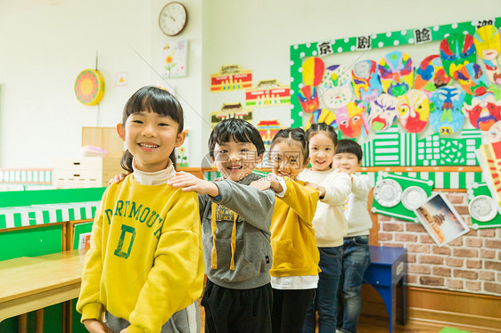 儿童节幼儿园儿童排队图片