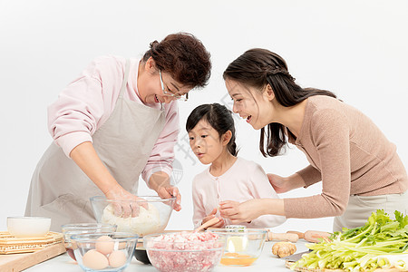 一家人和面包饺子图片