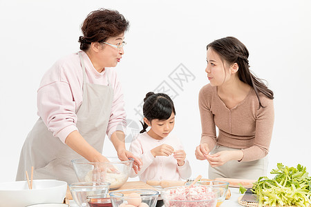 一家人和面包饺子图片