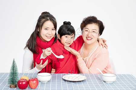 吃汤圆高清图片冬至团圆高清图片团圆冬至高清图片冬至一家人看雪高清