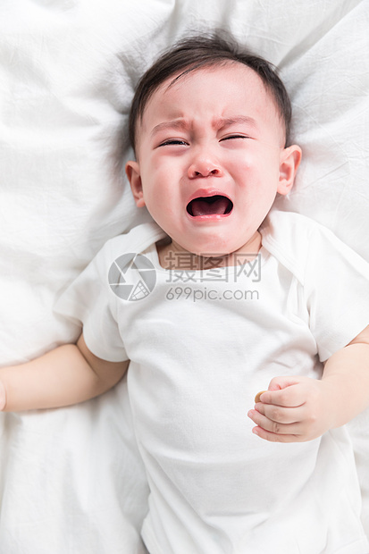 婴儿哭泣图片