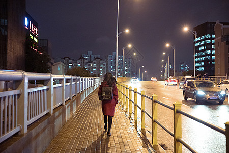 夜晚女孩孤独青春期少女背影背景