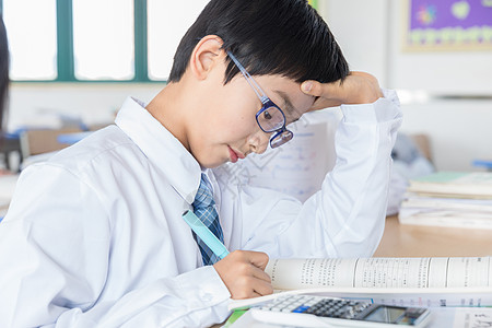 青少年学习青少年思考问题背景