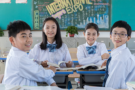 学习交流学生课间交流形象背景