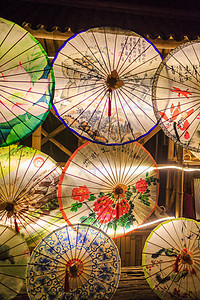 中国传统工艺品油纸伞图片