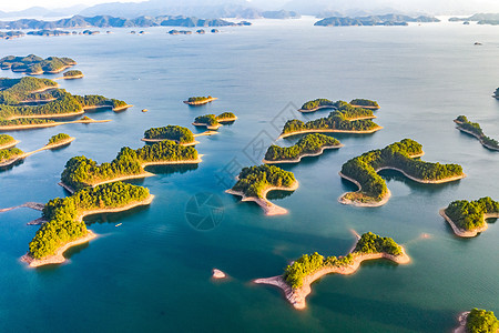 新安江水库杭州千岛湖清澈水面背景