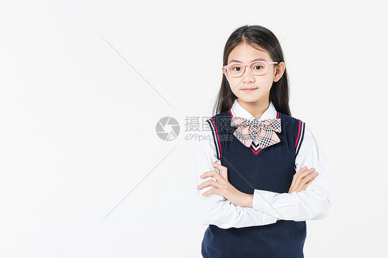 小学带眼镜的女生图片