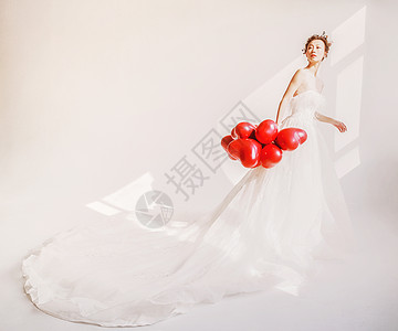 手持气球美女婚纱美女手持气球背景