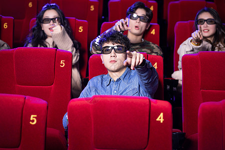 3d模特模型戴3d眼镜看电影的男生背景