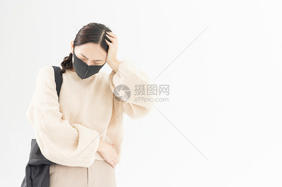 年轻女性头痛图片