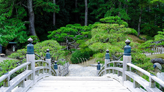 日本高松栗林公园木制桥梁图片