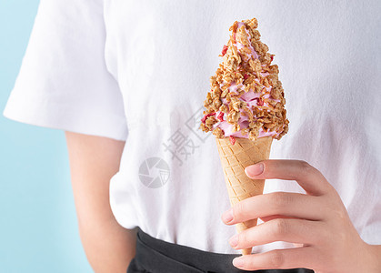 甜筒冰淇淋图片