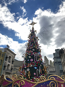 卡通日本日本大阪环球影城圣诞树背景