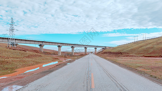 西藏空旷的道路图片