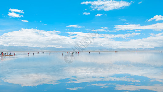 清澈的水西藏茶卡盐湖背景