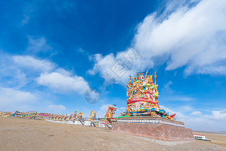 冬季青海湖经幡图片