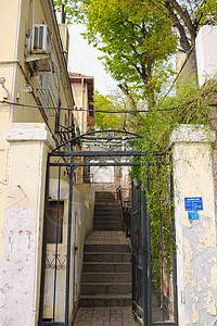 青岛大学路建筑背景