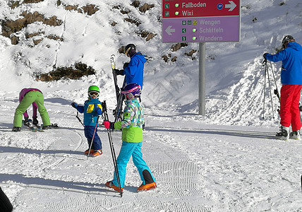 瑞士阿尔卑斯山少女峰滑雪高清图片