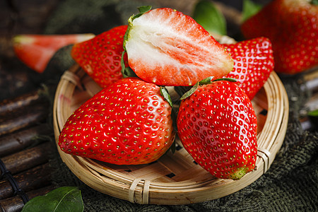 新鲜奶油草莓图片