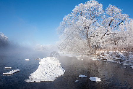 大雪冬天雾凇风光背景