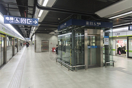 湖北武汉地铁站内景图片