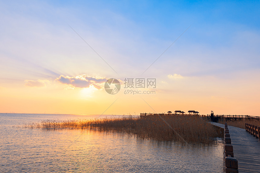 上海崇明西沙湿地落日图片