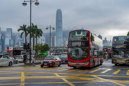 路跑香港维多利亚港湾公交车站背景