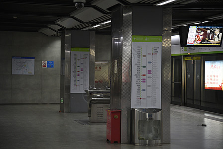 武汉地铁站台图片