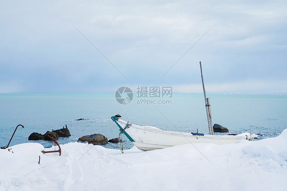 北海道小樽朝里海边小船图片