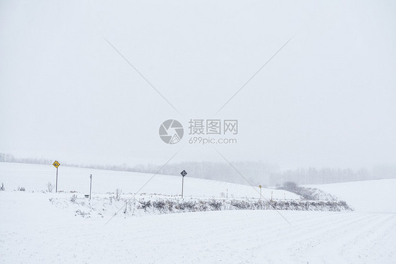 北海道冬天田野唯美风光图片