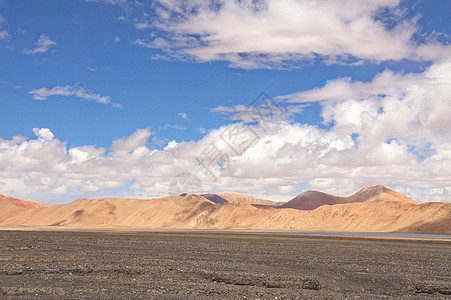 西藏阿里自然山脉图片