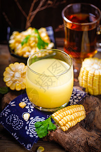 鲜榨玉米汁饮品蜂蜜汁高清图片