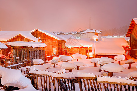 雪乡夜景雪中家园高清图片