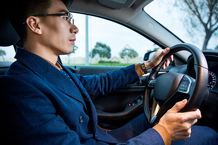 驾车的男模特背景