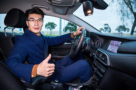 青年伴侣自驾车旅游照片  |亚洲人东亚精力成熟男士打电话照片