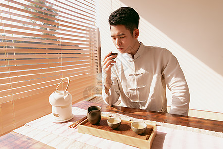 男茶艺师喝茶图片