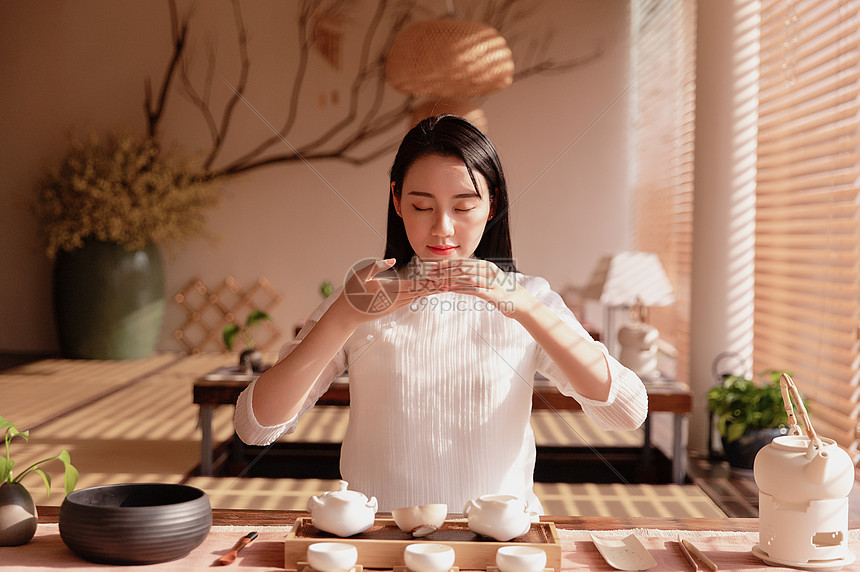 美女品茶高清图片下载 正版图片 摄图网