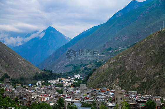 大山里的羌寨图片