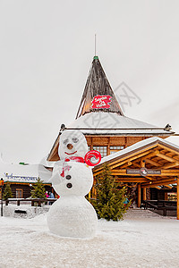 芬兰洛瓦涅米圣诞老人村大雪人图片