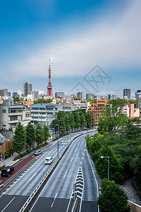 日本东京道路远眺东京塔背景