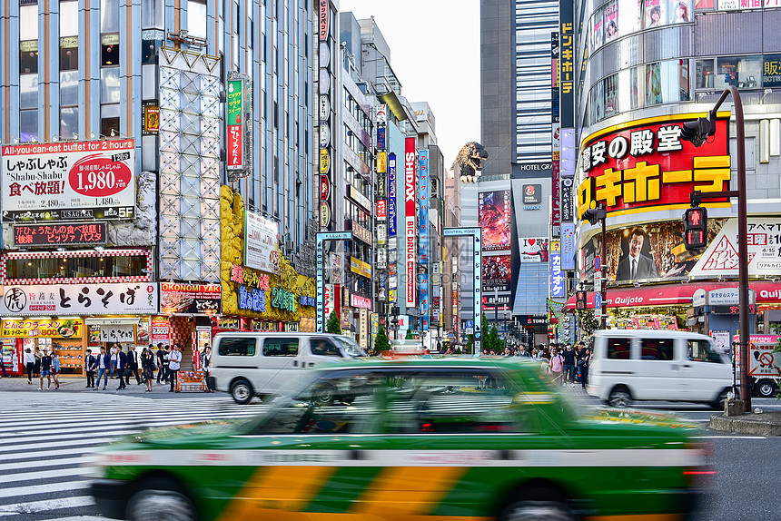 五彩斑斓的东京街头图片