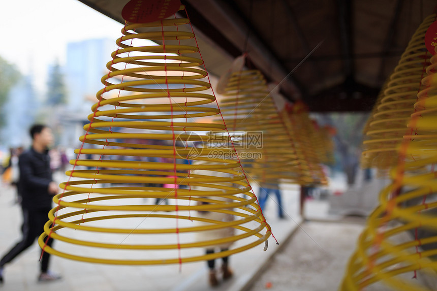 大年初一西安大兴善寺烧香图片