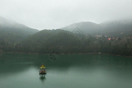 江西庐山芦林湖背景图片